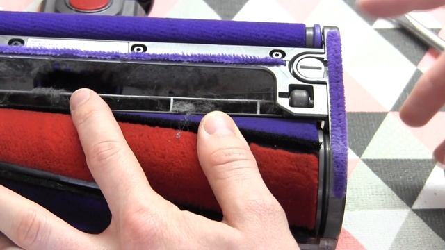 Dyson V10/V11 Reinigen ✅ ULTIMATIVE ANLEITUNG: Wie Filter Entleeren & Staubsauger Bürsten Reinigen? смотреть онлайн