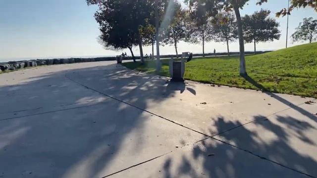 Walking along Istanbul Marmara Beach смотреть онлайн