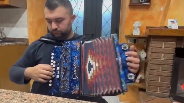 “La Giostra” (G. Di Pietro) Tarantella Nicandro Iannacone Campione del Mondo di Organetto смотреть онлайн