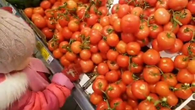 Помидоры. Анюта в магазине! смотреть онлайн