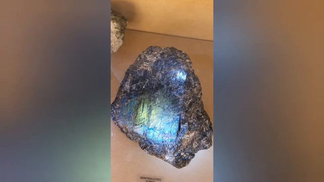 Спектролит(Лабрадор,Лабрадорит) смотреть онлайн