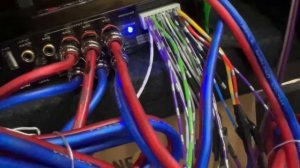 Подключили аудиосистему - три полосы через процессор. Видеоинструкция для покупателя магазина