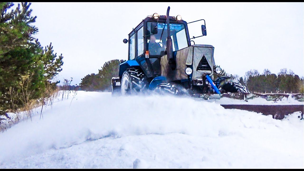 Еду на снегоходе за трактором! Все задуло. МТЗ-82.1 чистим дороги. смотреть онлайн