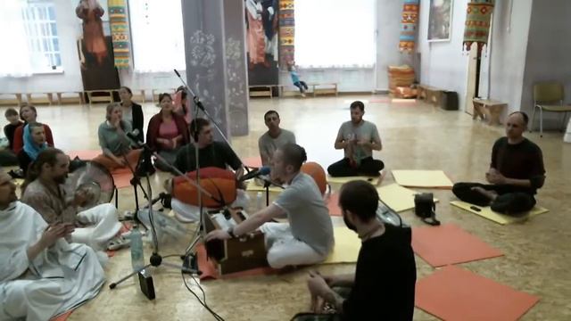 2016.09.02, Пт. - СПб, КЦ Гаура. Пятничный Киртан смотреть онлайн