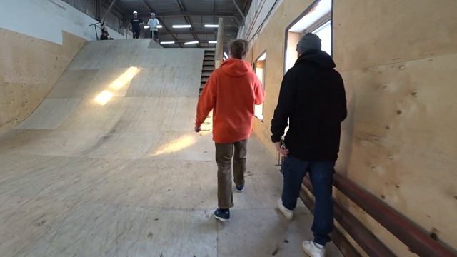 Обзор скейт парка Екатеринбурга (крытый) | Review of Yekaterinburg Skate Park (indoor) смотреть онлайн