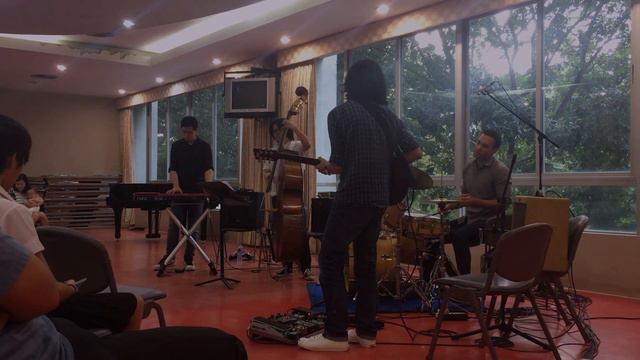 Julia - John Lennon (SMMW) perform by Panai Imjai смотреть онлайн