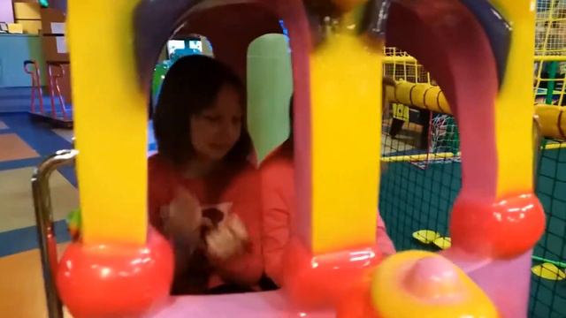 Супер место для детского отдыха. 😊Детский отдых в Киеве. 😊КосМикс.❤ Куда пойти с детьми!🤗 смотреть онлайн