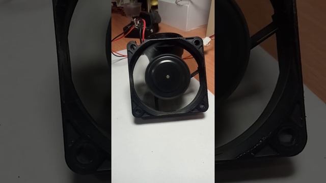 Вентилятор - после ремонта сломанной крыльчатки ) смотреть онлайн