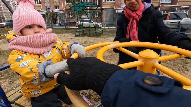 Веселье на площадке с мамой и папой ● Горки ● Качели ● Совёнок Хоп Хоп смотреть онлайн