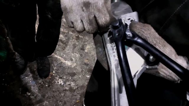 Замена и регулировка трапеции стеклоочистителя (дворников) на автомобиле смотреть онлайн