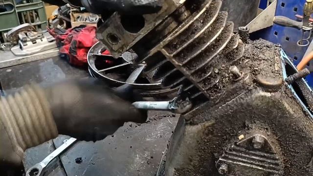 Диагностика поршневой части компрессора Remeza LB30..... ужасное состояние!!! смотреть онлайн