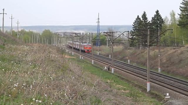 Кругломордая электричка, егоровские вагоны и прочий подвижной состав. От Приокской до 107 км. смотреть онлайн