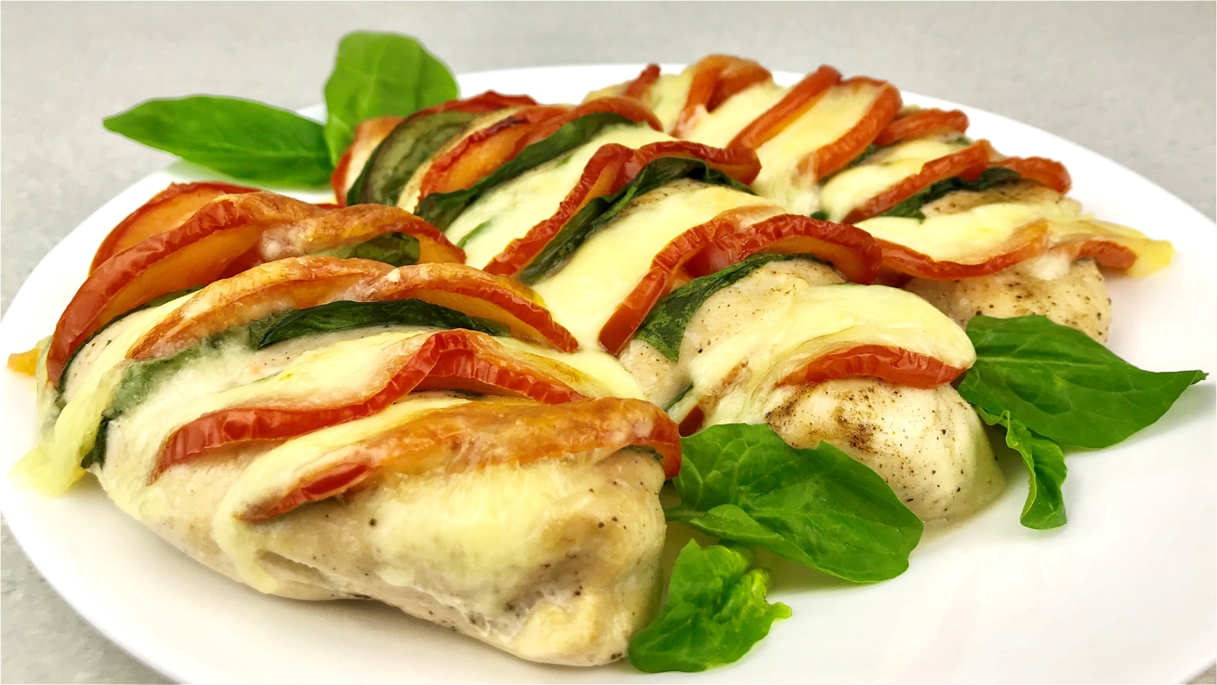 Сочное куриное филе Капрезе. ПП рецепт. Правильное питание. Быстро и вкусно.mp4 смотреть онлайн