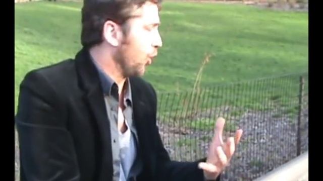 Gerard Butler in Central Park! смотреть онлайн