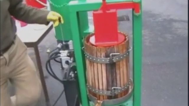 Sulu spiede, fruit press, соковыжималка, пресс для фруктов смотреть онлайн