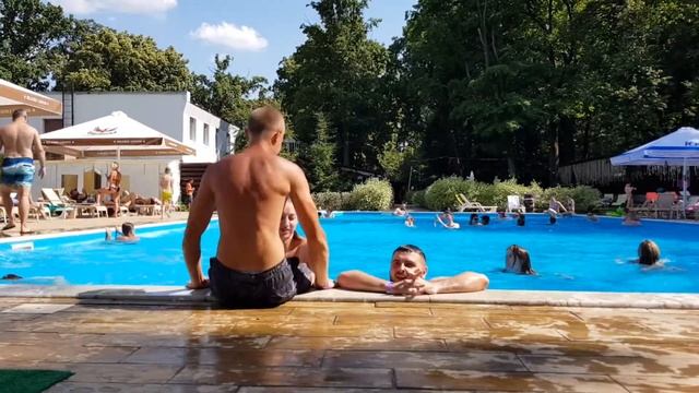 Patio-летняя терраса/бассейн смотреть онлайн