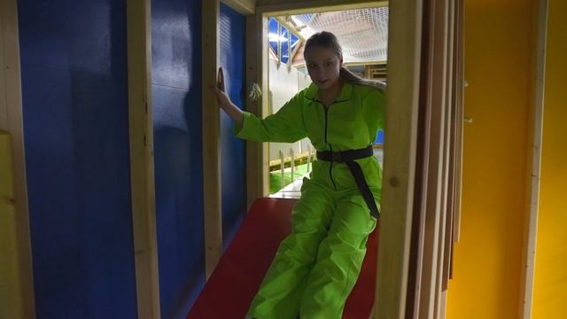 Алиса Шоу для детей - Приключения парке аттракционов