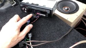 Что делать если динамики от магнитолы не поют, а басят  Как выключить демо режим и часы