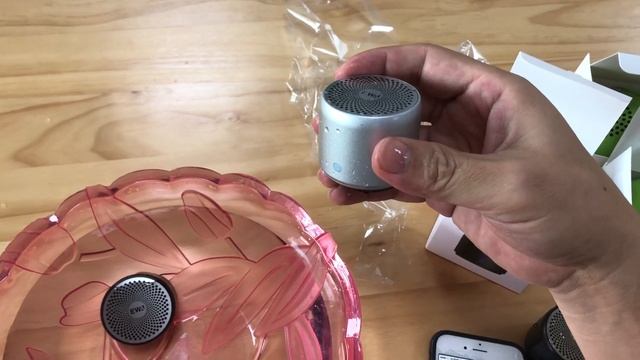 Waterproof test of EWA A106 speaker смотреть онлайн