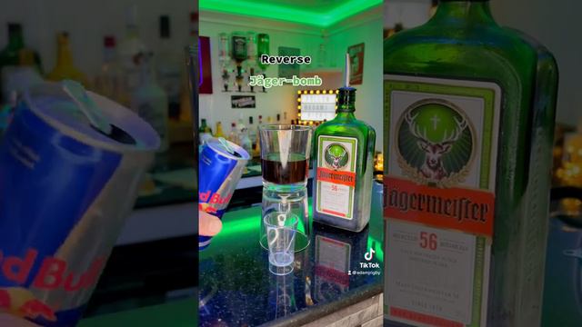 The reverse JÄGER-BOMB 🥃💣 #jager #jägermeister #jagerbomb #jäger #reversejagerbomb #shots смотреть онлайн
