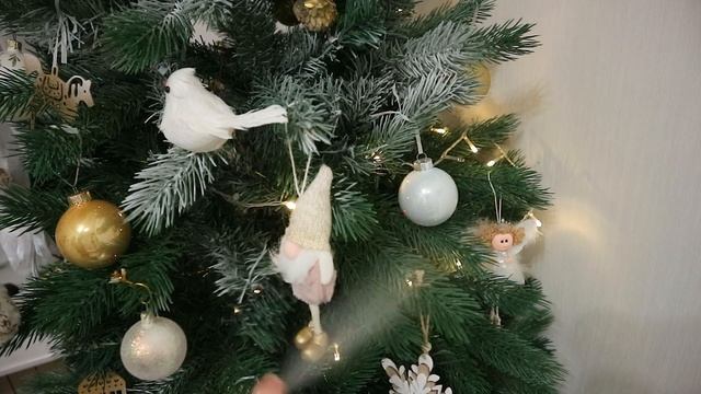 Наряжаем елку, украшаем комнату к Новому году 2021 смотреть онлайн