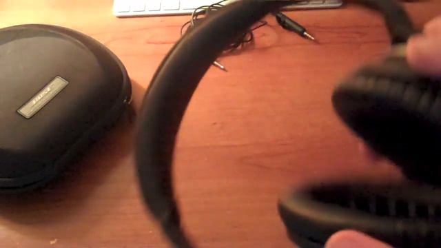 Bose QuietComfort 15 Noise Canceling Headphones Review смотреть онлайн