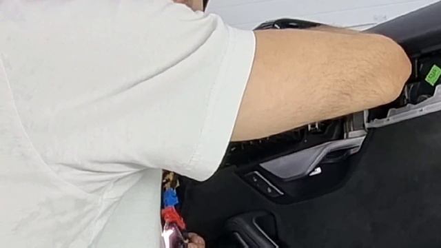 How To Removal Door Panel/NEW Audi A8 смотреть онлайн