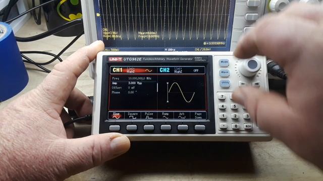 Quick Look Uni -T UTG962E 60MHz AWG смотреть онлайн