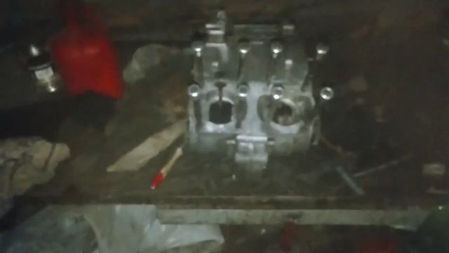 Очистка двигателя ИЖ Юпитер 5 внутри кривошипных камер, без разборки. Пробую паять бак оловом. смотреть онлайн