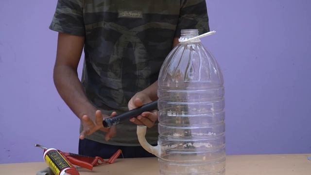 How to use Free Gas from Cow Dung in Oil Bottles | Small biogas plant from Cow Dung смотреть онлайн