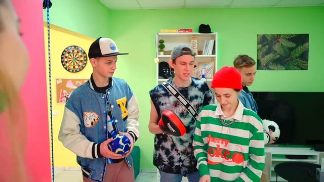 РАЗЛУЧИЛИ Леону и Арчи! А Мила стала Пацанкой! смотреть онлайн