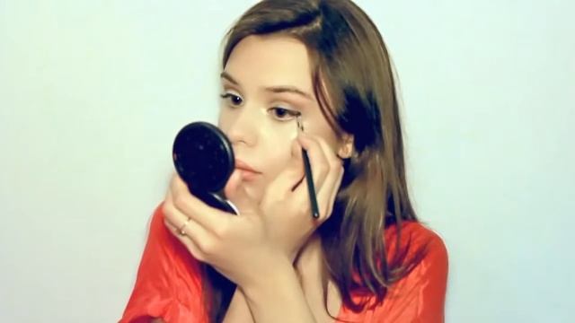 Как сделать шикарные стрели подводкой и карандашом смотреть онлайн