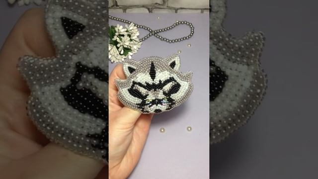 Видеообзор брошки "Енот 8БИТ " | Брошки Из Бисера | Ручная Работа | Hand Made смотреть онлайн
