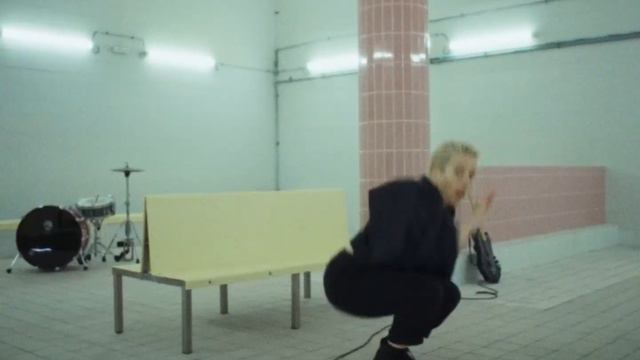 Jeanne ADDED: le clip de "Off my back" tourné aux Grands Thermes de La Bourboule смотреть онлайн