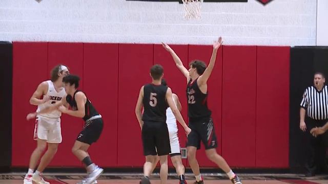 Hickory has 41-game Region win streak snapped by Franklin смотреть онлайн