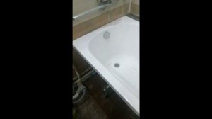 Щель между ванной и стеной - как заделать промежуток. Ремонт ванной Новосибирск.