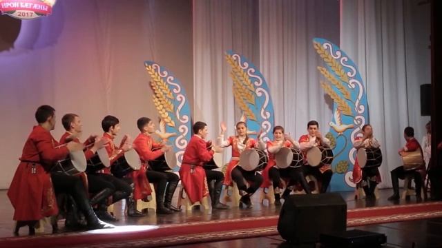 Центр ФАРН. Фестиваль «Ирон бæгæны 2017». Фрагмент 13.mp4 смотреть онлайн