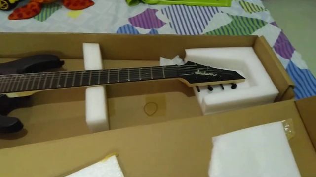 Unboxing Jackson JS22-7 DKA 7 Strings Guitar смотреть онлайн