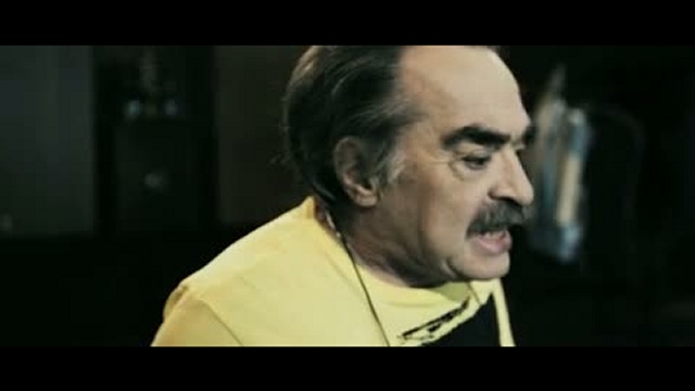 Поцелуй сквозь стену смотреть онлайн