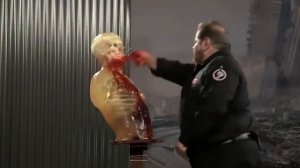 Холодное оружие против маникена