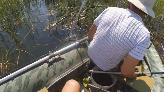 ЛОВЛЯ ЛИНЯ НА УДОЧКУ С БОКОВЫМ КИВКОМ или день, когда рыбалка пошла не по плану! смотреть онлайн