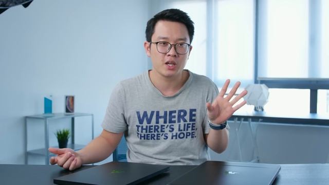 Razer Blade Pro (17") 2019: CPU 9th, RTX 2080 Max-Q смотреть онлайн