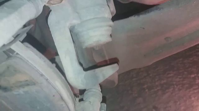 Замена задних колодок Тигуан без компьютера смотреть онлайн