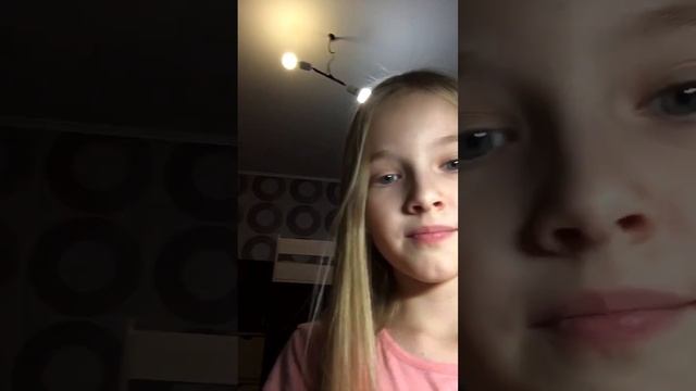 Одна ☝️ ,спокойной ночи сладких снов вам ❤️❤️❤️