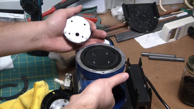 Rebuilding a Dirty Vacuum Pump - Diaphragm Type [m8ELFv1jqeM] смотреть онлайн