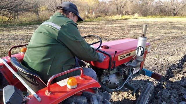 Вспашка тяжёлой почвы минитрактором смотреть онлайн