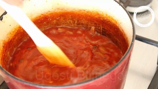 Сельдь в томате тушеная - Евгения Ковалец - Угости Ближнего #170 смотреть онлайн