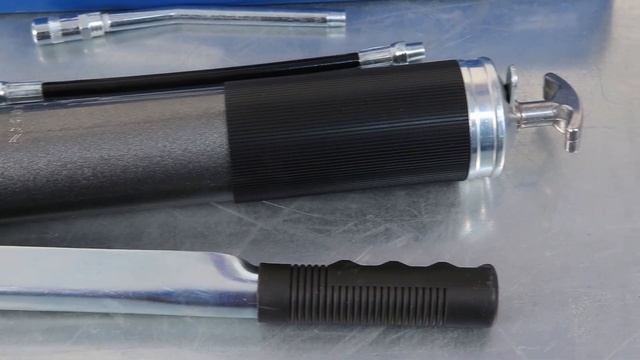 Шприц для густой смазки NORDBERG NO2402 смотреть онлайн