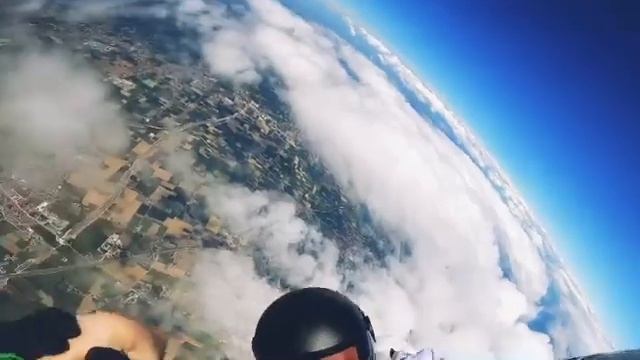 Asiago Mountain, Italy freefly skydiving at Skydive Thiene смотреть онлайн