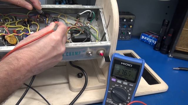 D-lab series Basic Training Tube Guitar amp repair Fender Champ Low power is the transformer bad? смотреть онлайн